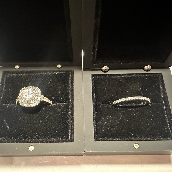 2.4 CT Center Diamond 14k White Gold Engagement Ring and Wedding Band Set - Picture 3 of 14